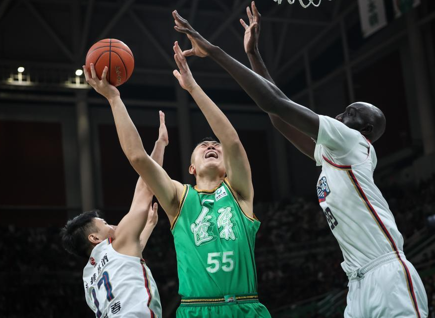 包含窗口期突围战来临，多伦多猛龙围绕CBA季后赛扳平良机，底气十足，临场指挥获称赞的词条